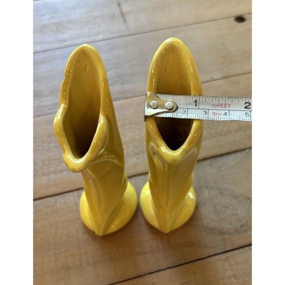 Two Vintage Shawnee USA 1125 Yellow Bud Vases 5 Inches - Picture 10 of 10